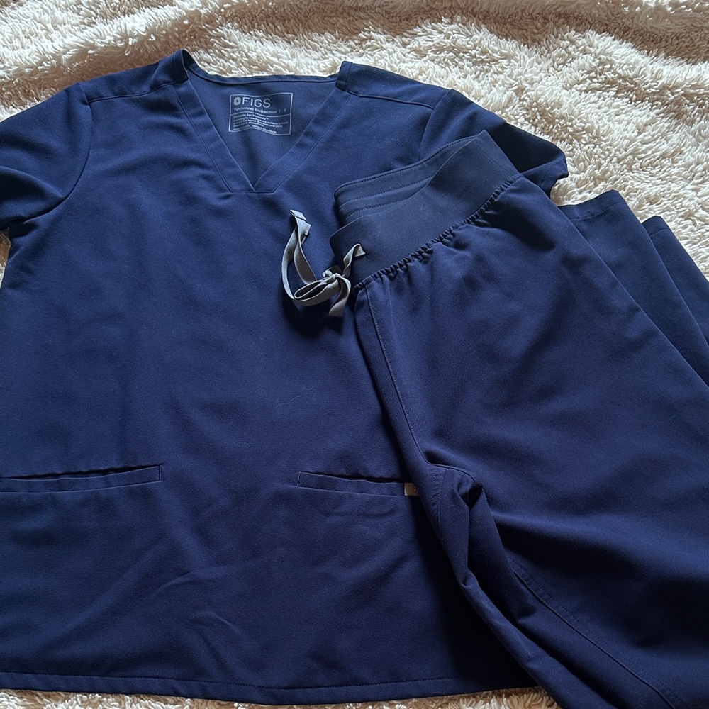 Navy blue figs scrub set